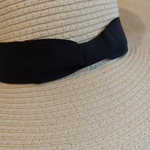 Elegant floppy brim Hat with Black Band - Picture 2 of 4